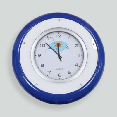 Analoginen turvallinen kello valkoinen ja sininen
